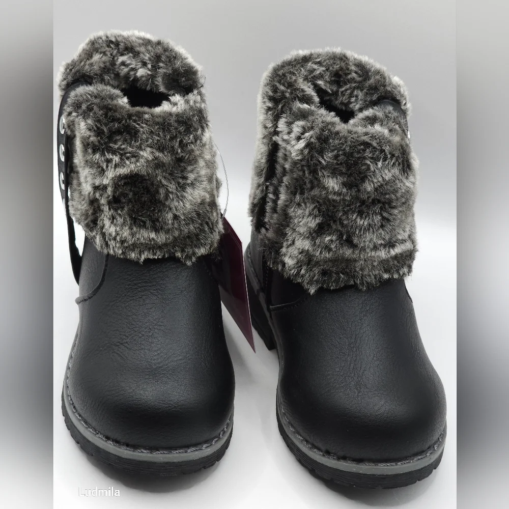 RUGGED‎ BEAR girls size 7 black with faux fur low top boots